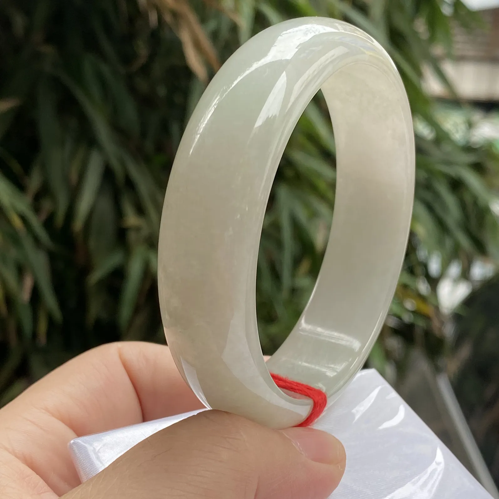 推荐【62.2圈淡金色镯】大圈口，水水润润，细腻，种老水头好，特色黄翡镯，细腻～62.2*17.8*8.5