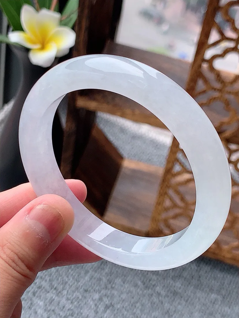 a货翡翠老坑白月光正装正圈手镯57-58圈口  尺寸57.3×10.5×8.2mm 重量53.46g