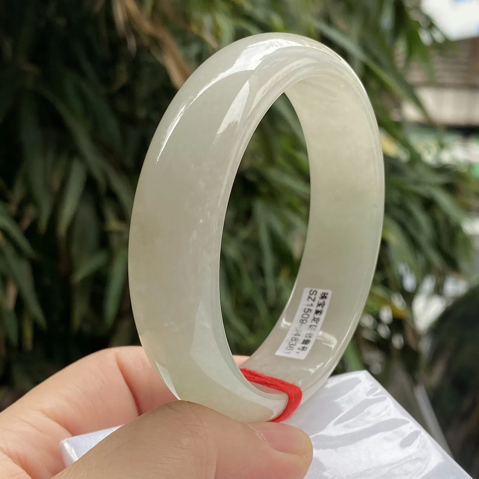 推荐【62.2圈淡金色镯】大圈口，水水润润，细腻，种老水头好，特色黄翡镯，细腻～62.2*17.8*8.5