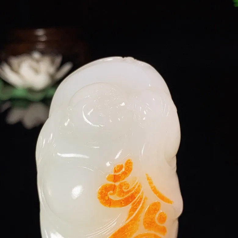 和田玉山料羊脂白玉佛引福来弥勒佛把件。尺寸71/40/33重140克。白度一级。玉质细腻油润。手推出油。品相大气。lt250529