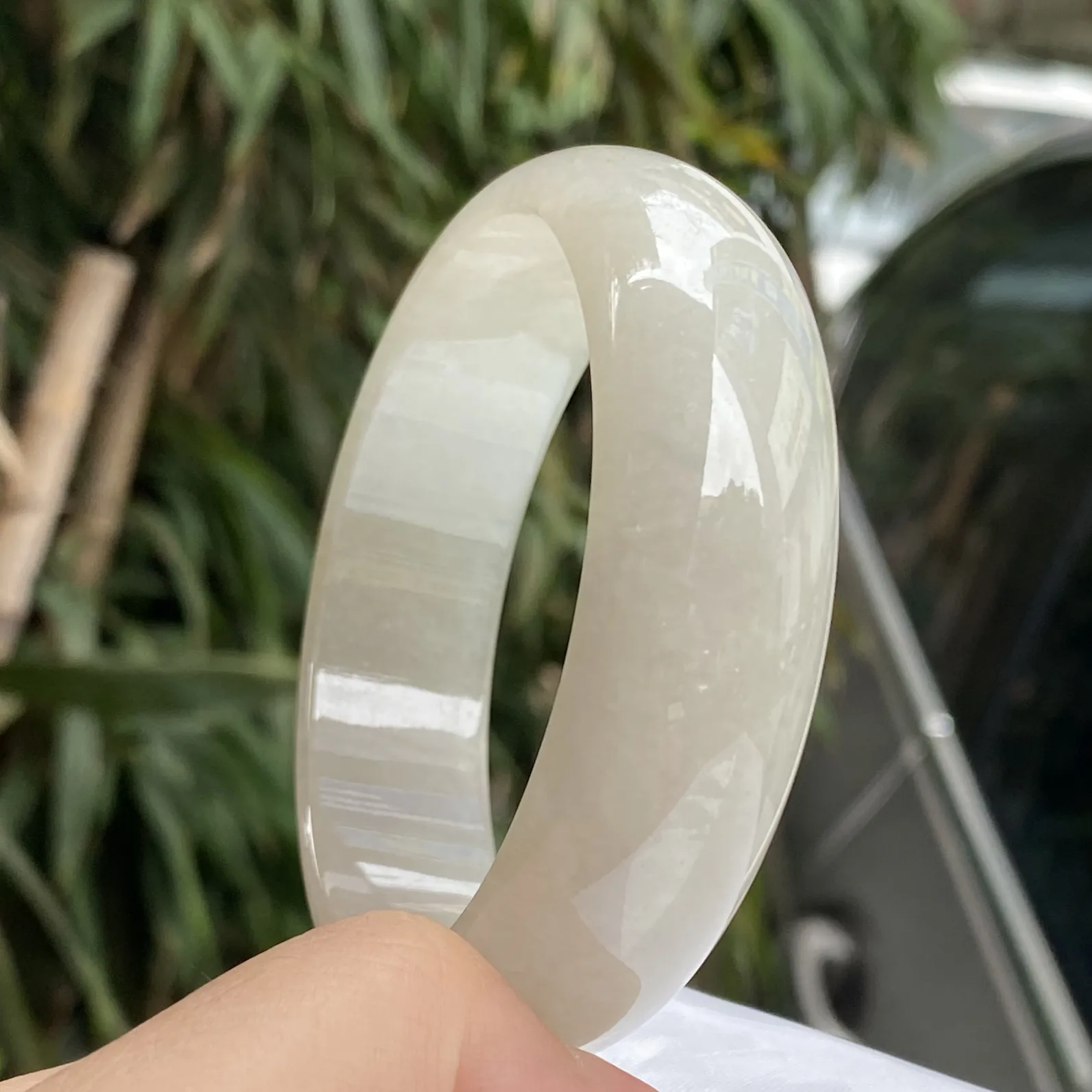 推荐【60圈淡金色镯】大圈口，水水润润，细腻，种老水头好，特色黄翡镯，细腻~~60*19*7.5
