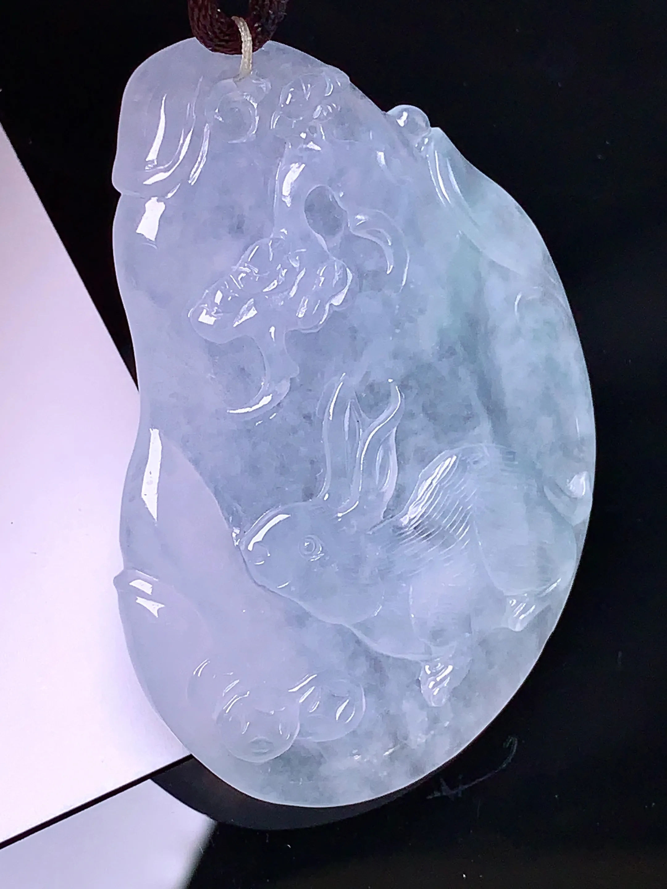 冰种生肖兔子吊坠 玉质细腻 色泽艳丽  整体尺寸50.7*34.8*5.2