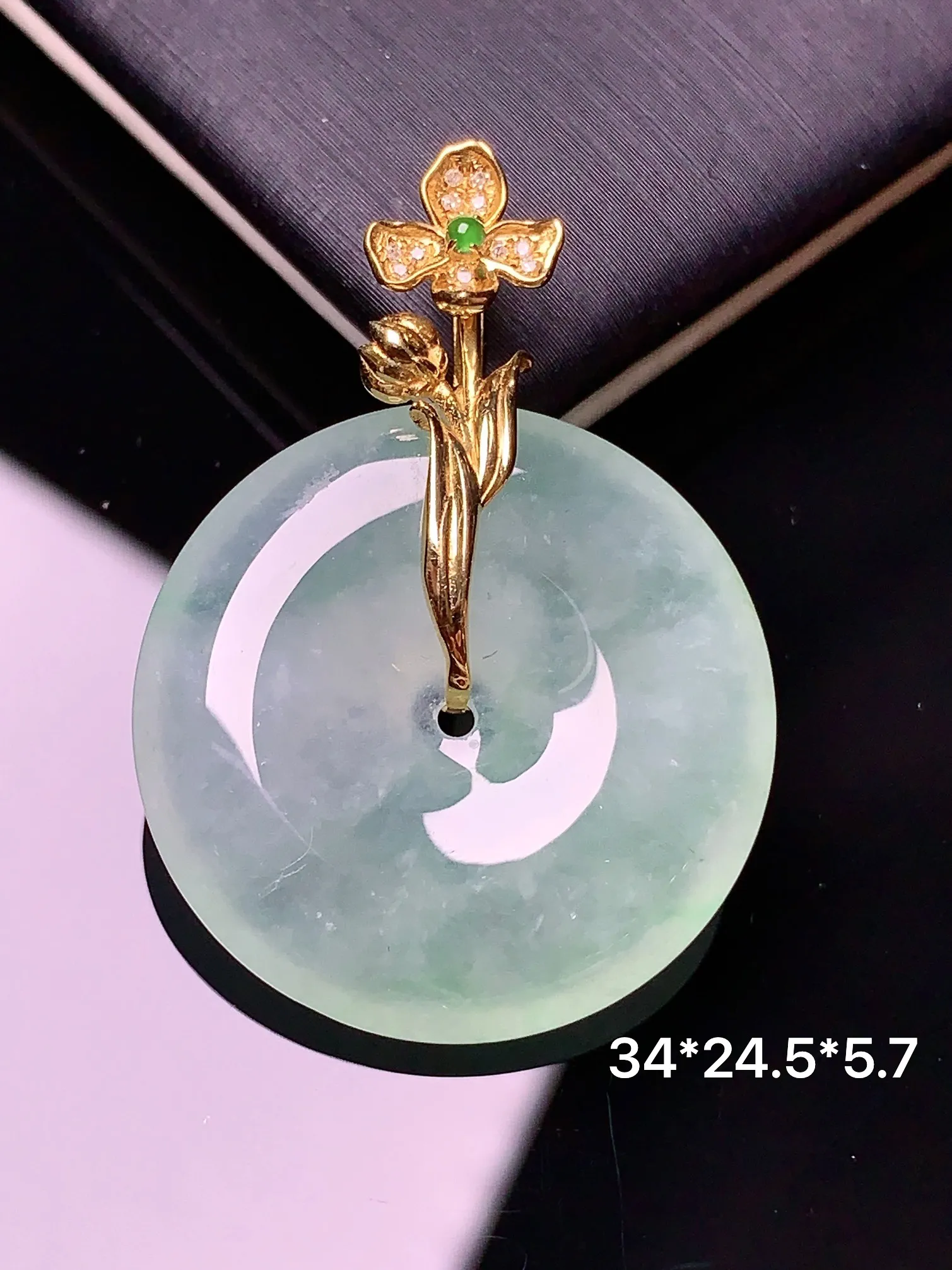 18k金钻镶嵌冰种平安扣吊坠 玉质细腻 色泽艳丽  整体尺寸34*24.5*5.7