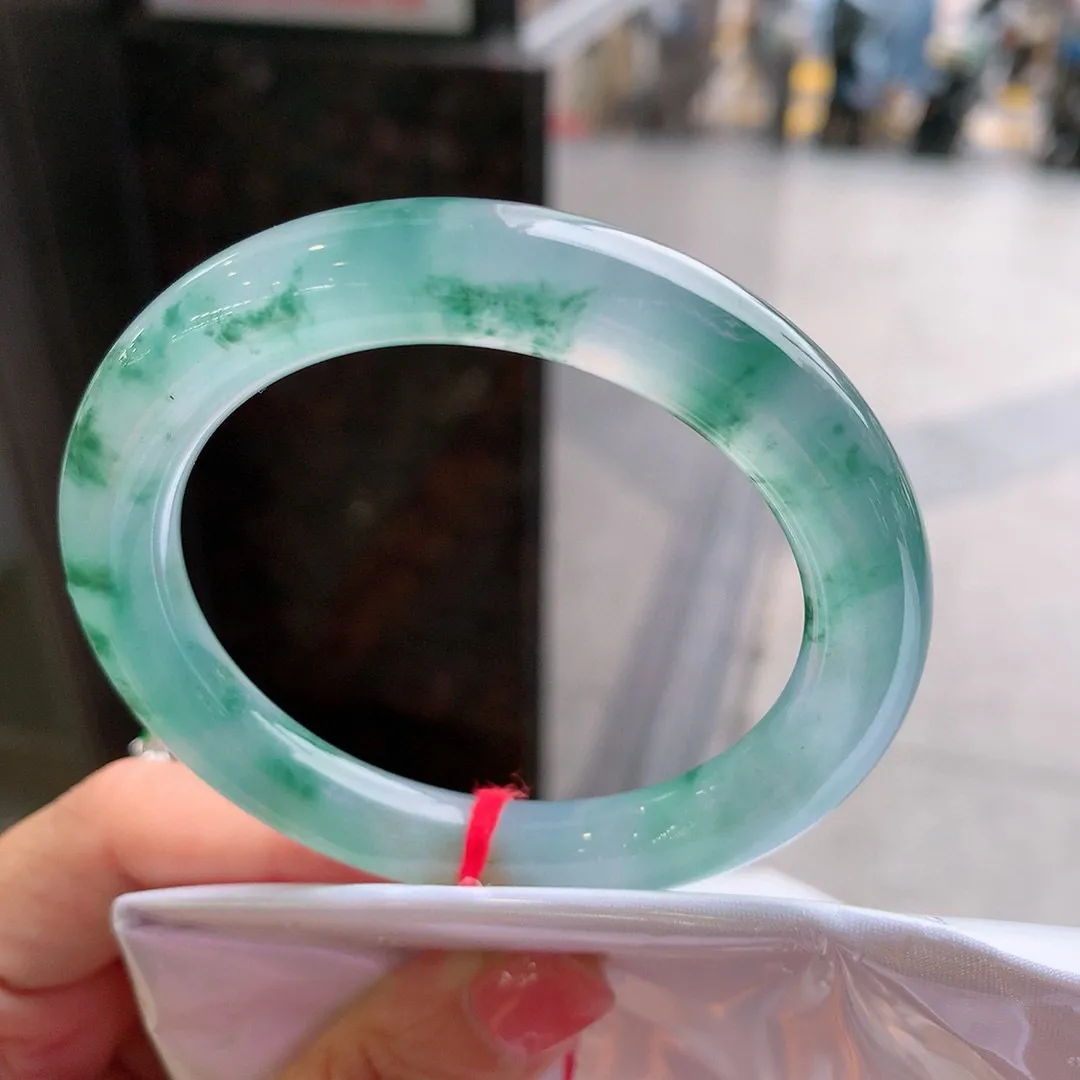 圆条冰玻飘花 无瑕 尺寸:53.4/9.7 花美 种水好