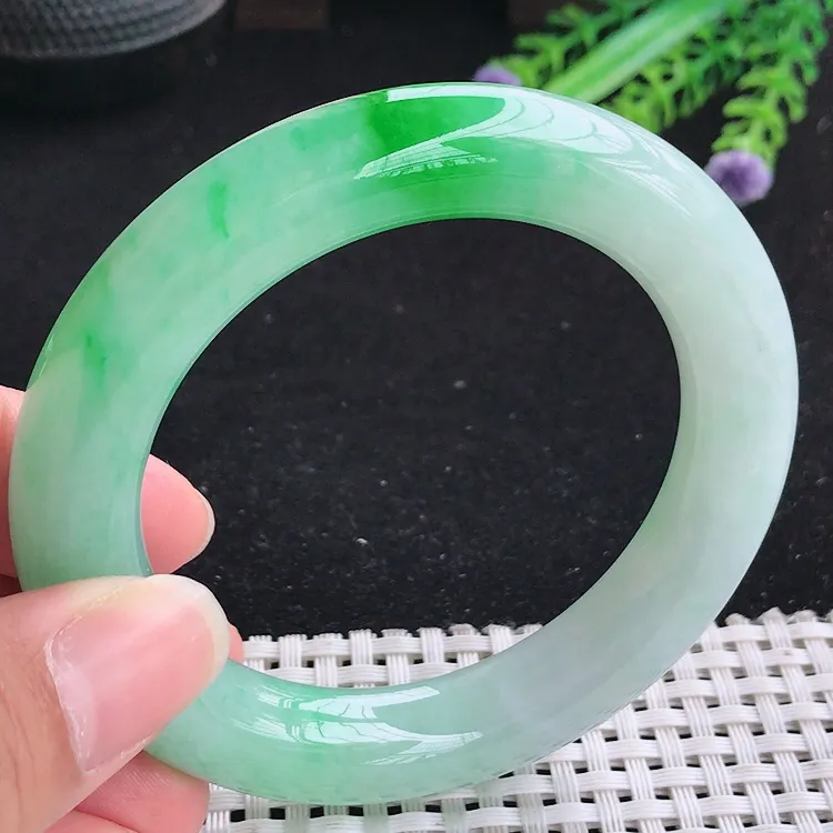 自然光55圈口老坑冰润起胶飘阳绿胖圆条手镯翡翠玉镯尺寸55/11.8/11.5