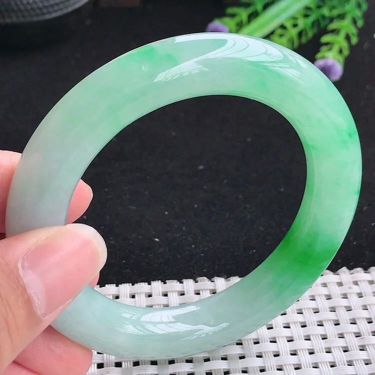 自然光55圈口老坑冰润起胶飘阳绿胖圆条手镯翡翠玉镯尺寸55/11.8/11.5