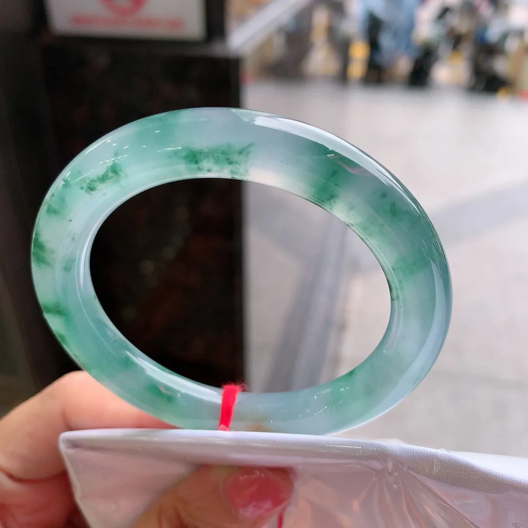 圆条冰玻飘花 无瑕 尺寸:53.4/9.7 花美 种水好