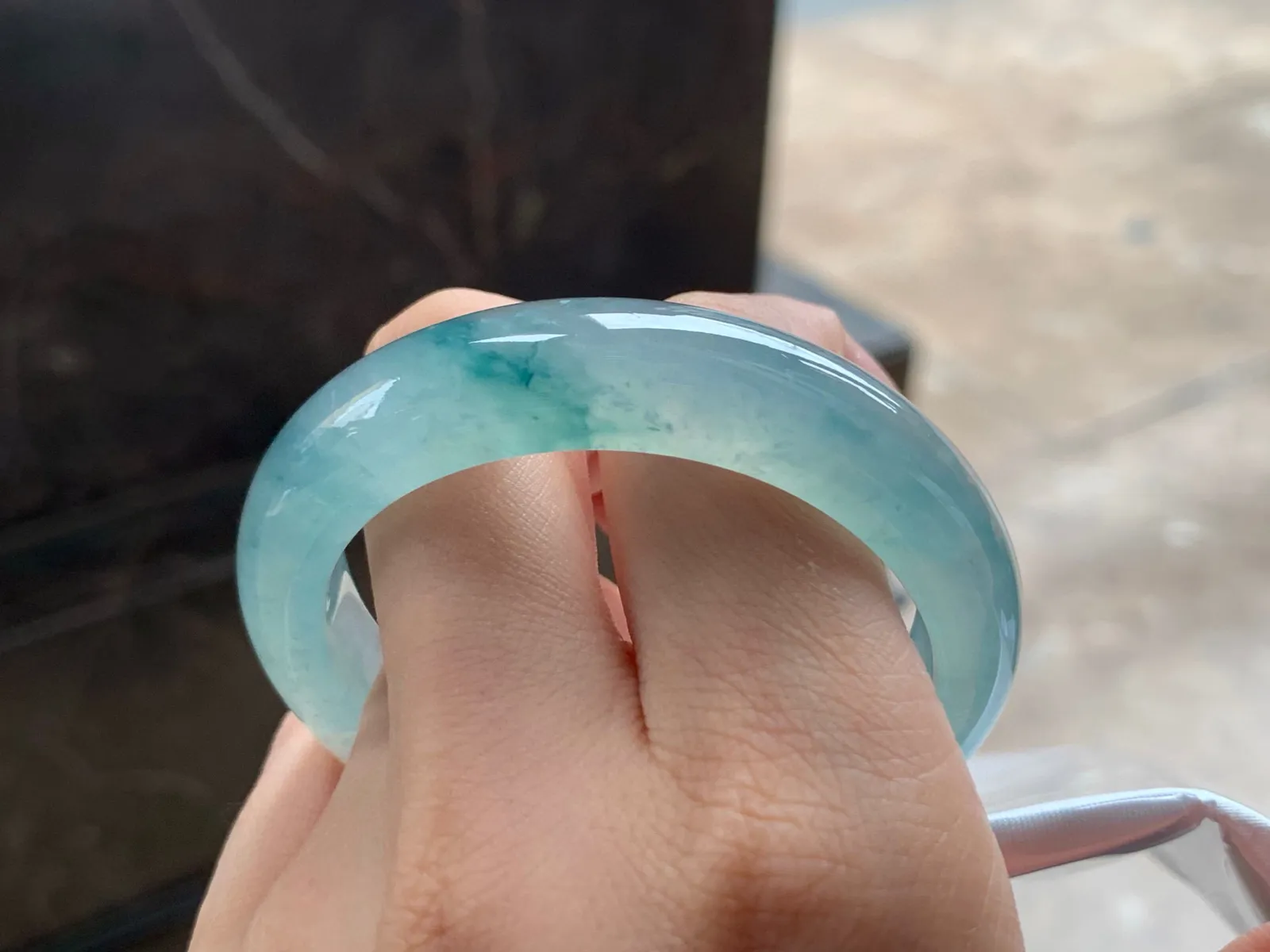 冰晴飘花贵妃镯
种老55.4/12/8mm