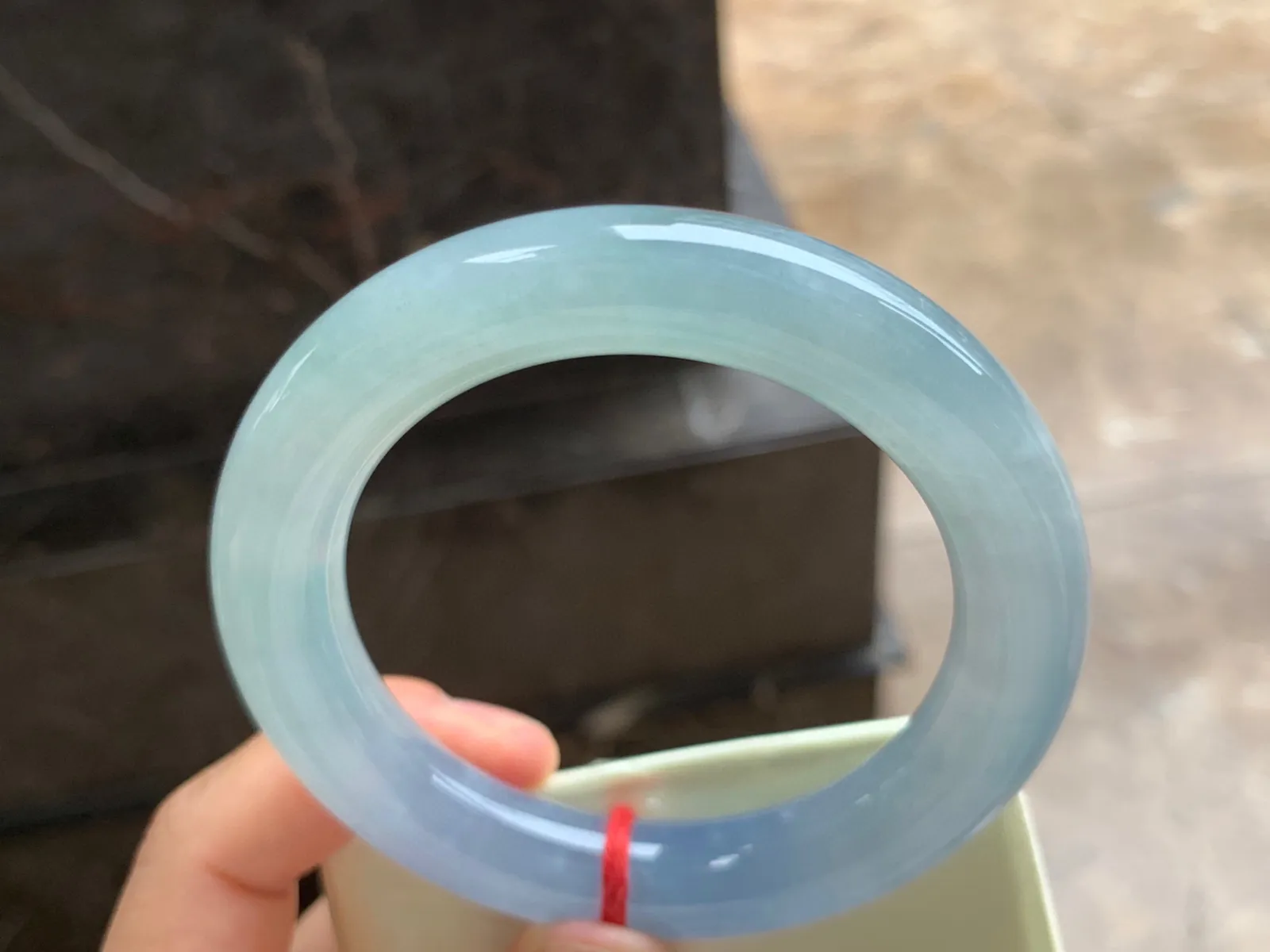 56.5-12mm
冰紫圆条手镯 淡茄紫 水润冰透 上手漂亮