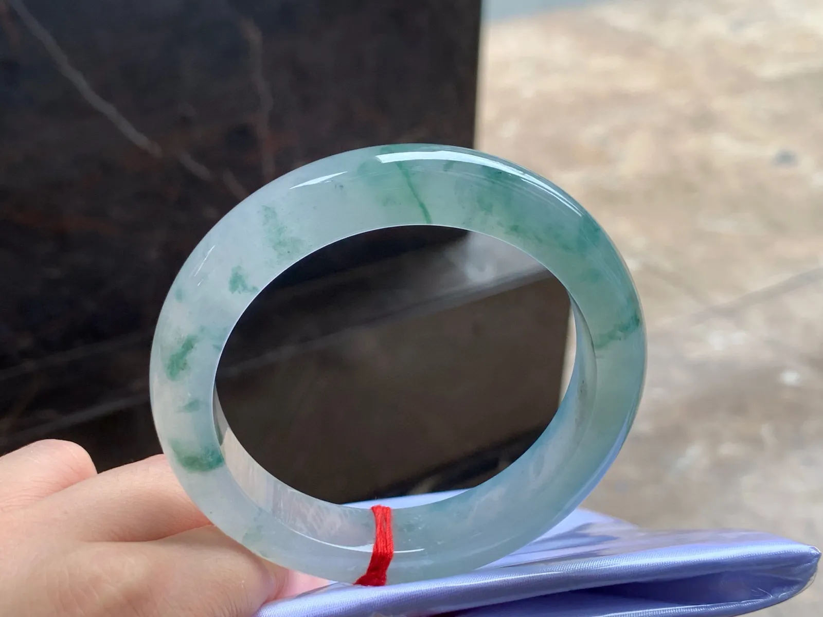 冰飘花手镯
清爽59/13/9.7mm