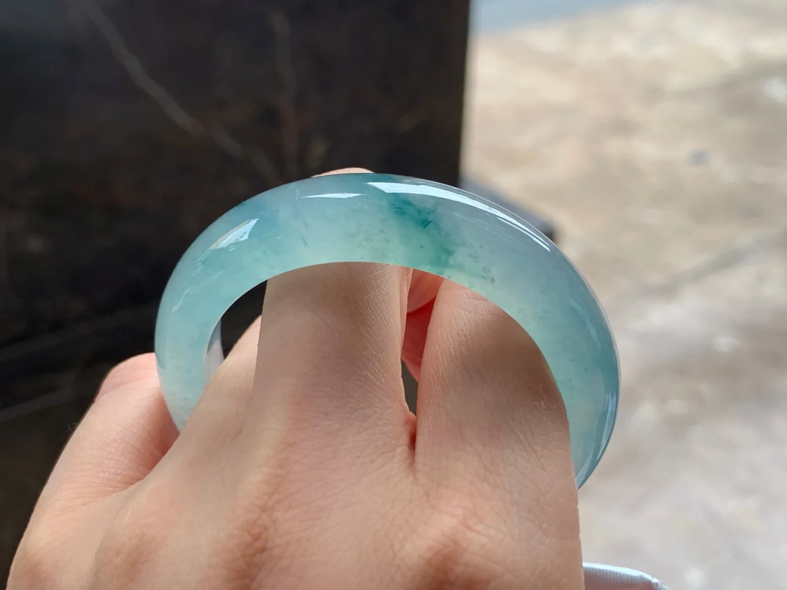 冰晴飘花贵妃镯
种老55.4/12/8mm