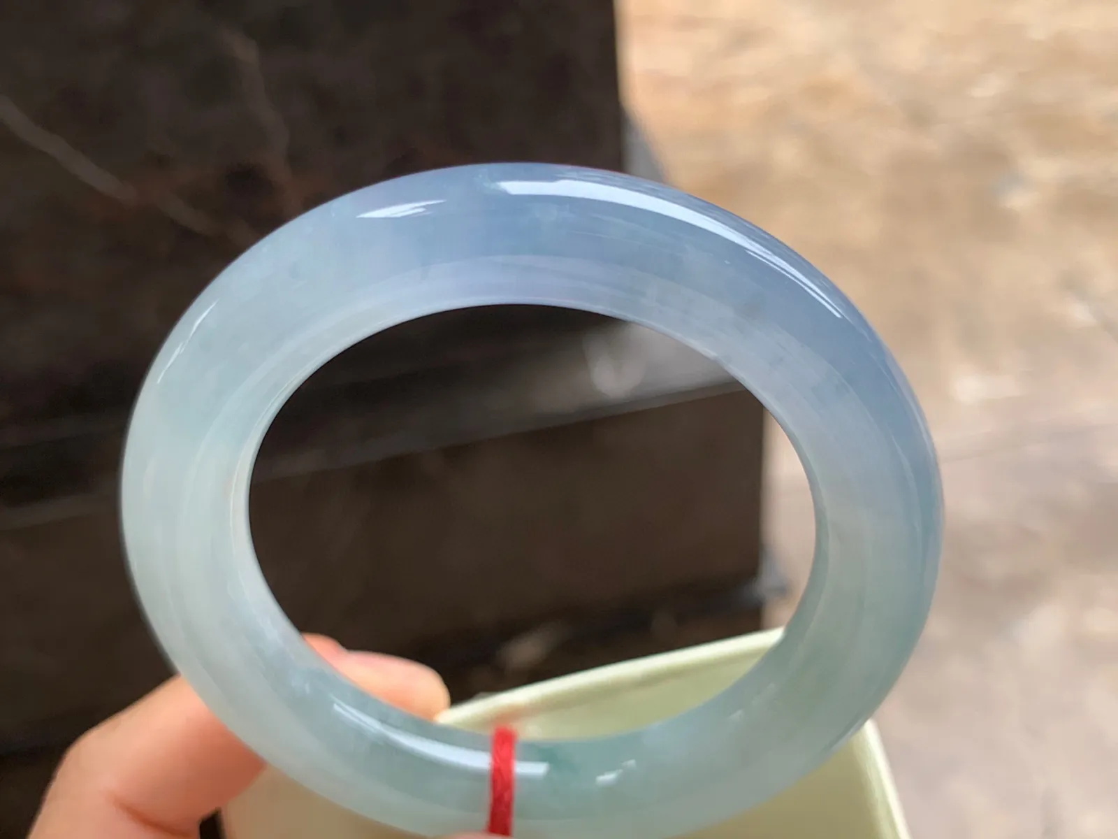 56.5-12mm
冰紫圆条手镯 淡茄紫 水润冰透 上手漂亮