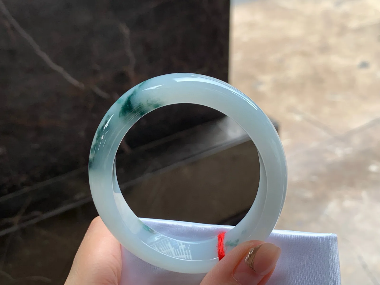 飘花贵妃镯
细腻清爽 54.8/13/8mm