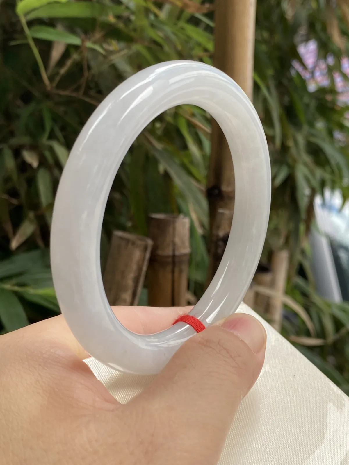 推荐【59.7圈圆条镯】大圈口，冰冰糯糯，水水润润，细腻，种老，水头好，超值～～ 细腻59.7*10.6*10.2