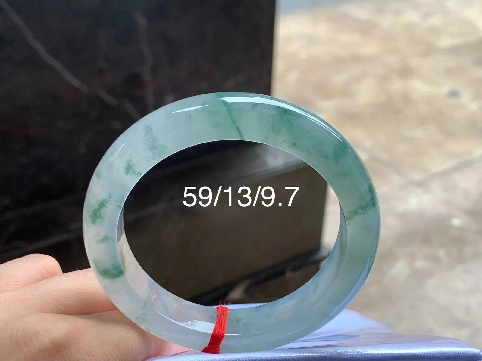冰飘花手镯
清爽59/13/9.7mm