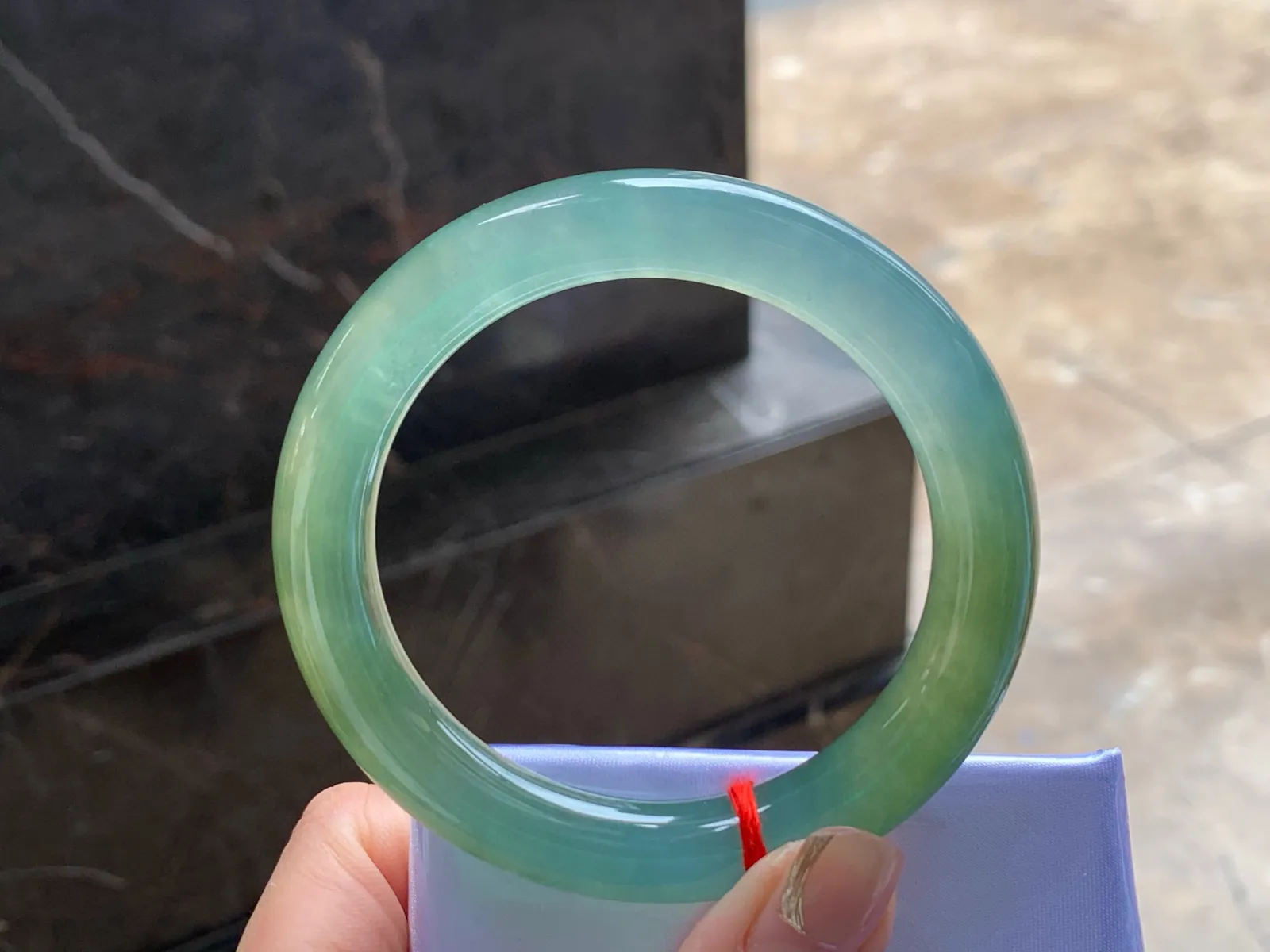 冰种福镯
底色漂亮 56/9.9/10.2mm