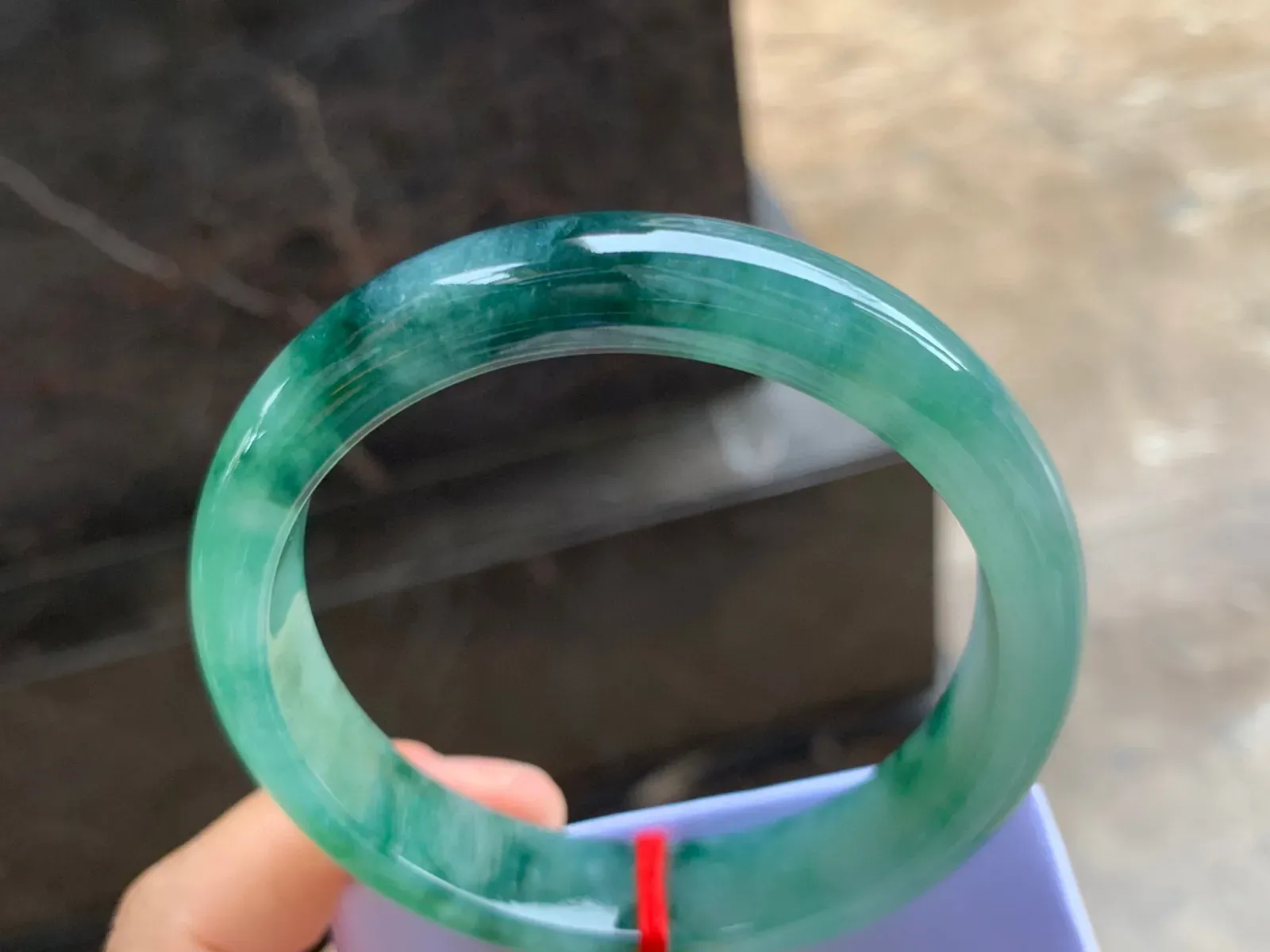 59-13-8mm
飘花手镯 种好水润 花色漂亮 大圈口