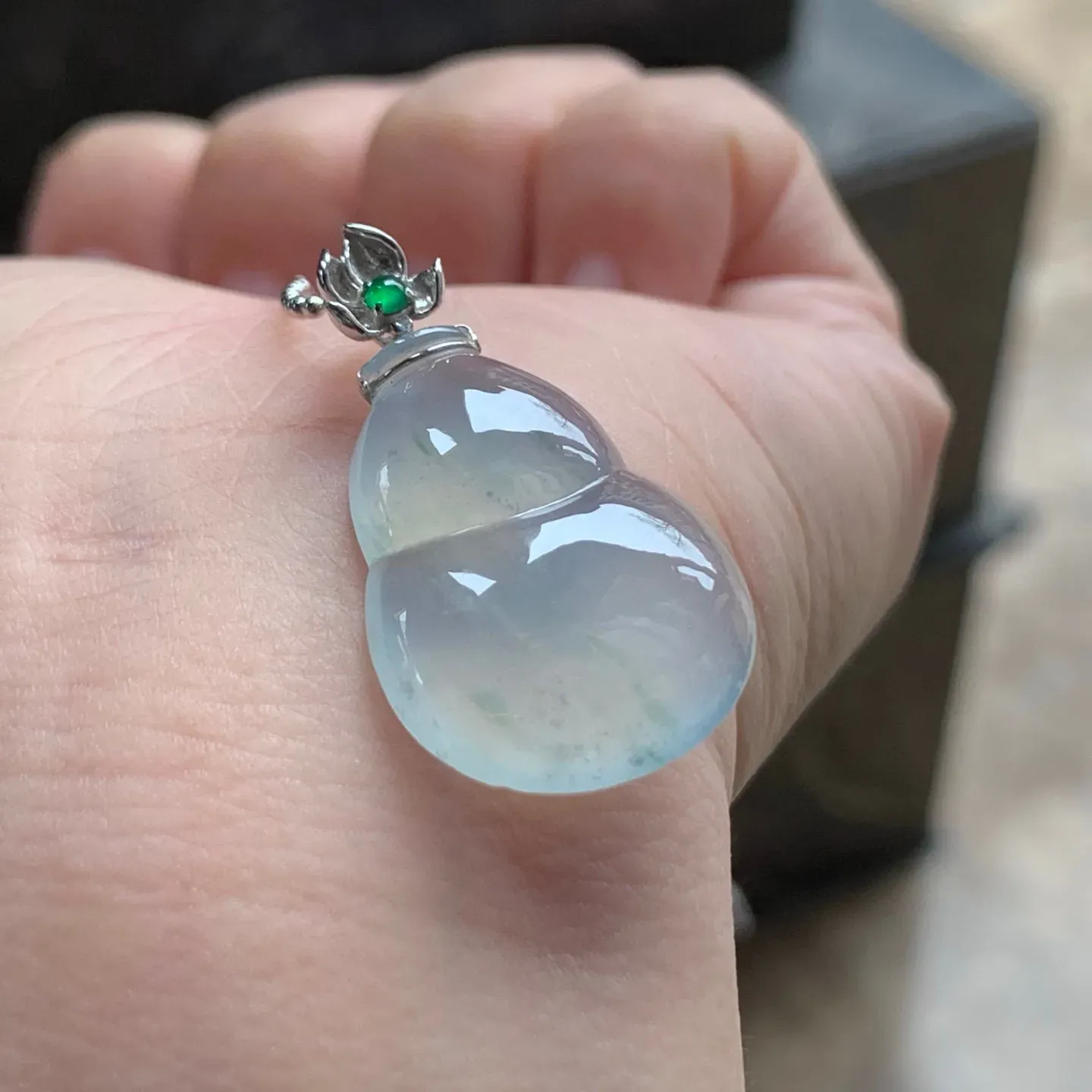 冰种飘花葫芦
清爽 金扣