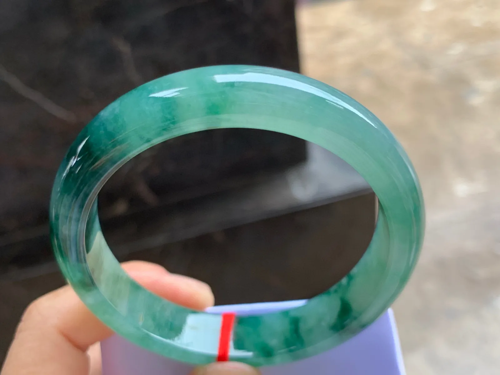 59-13-8mm
飘花手镯 种好水润 花色漂亮 大圈口