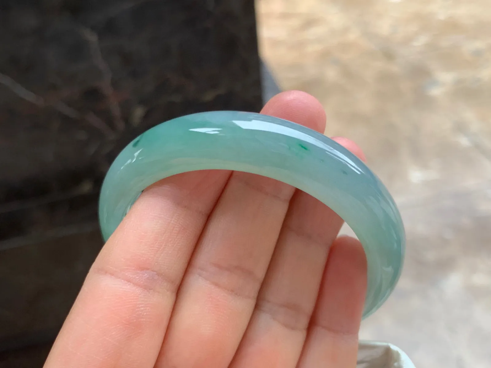 55.5-14-7.5mm
蓝水手镯 种好水润 颜色浓郁