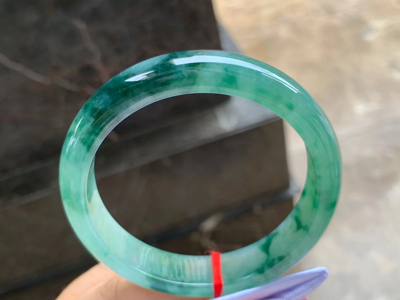 59-13-8mm
飘花手镯 种好水润 花色漂亮 大圈口