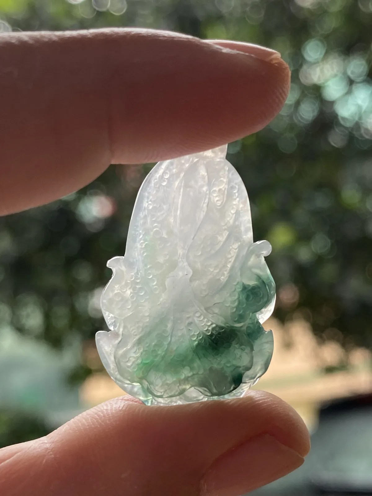 推荐【冰飘花白菜】百财俱来，正财偏财都招来的，无纹裂，巧雕，飘花蓝绿，水润起光，超冰透，细腻，品相佳，超值～～34.5*20*6.4