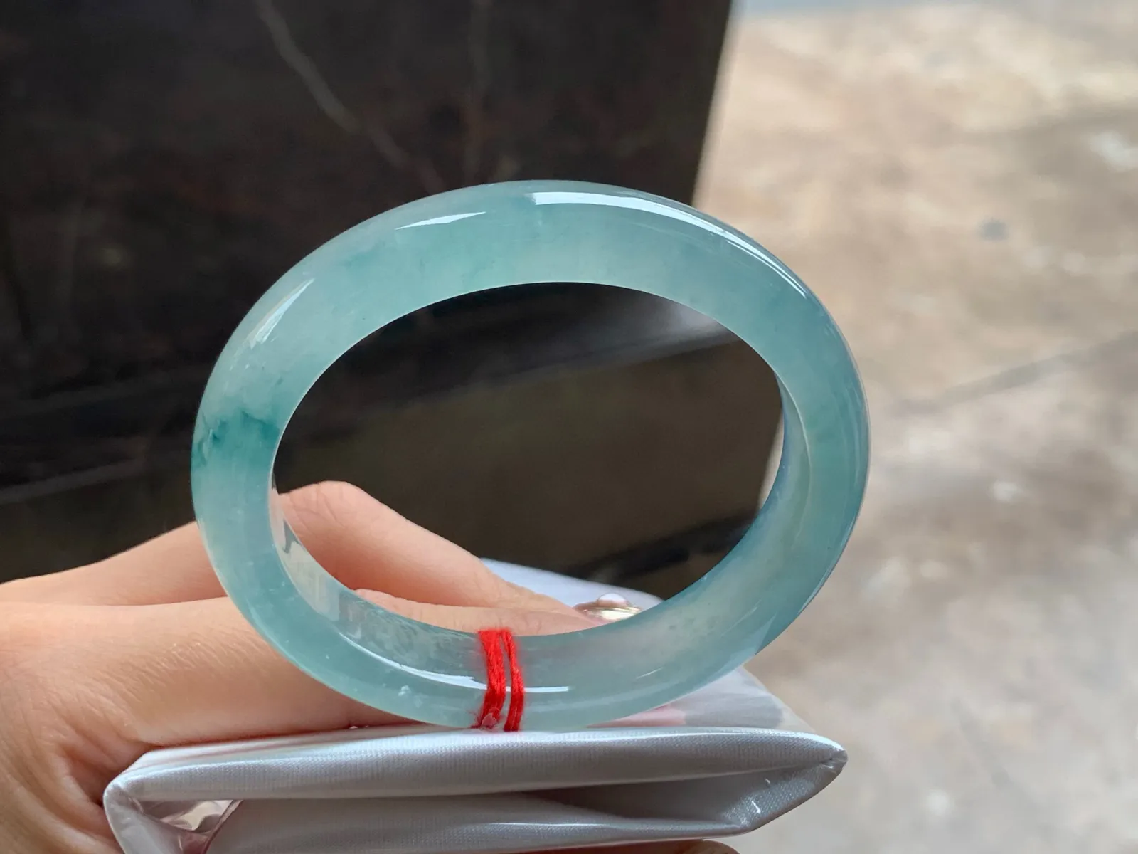 冰晴飘花贵妃镯
种老55.4/12/8mm