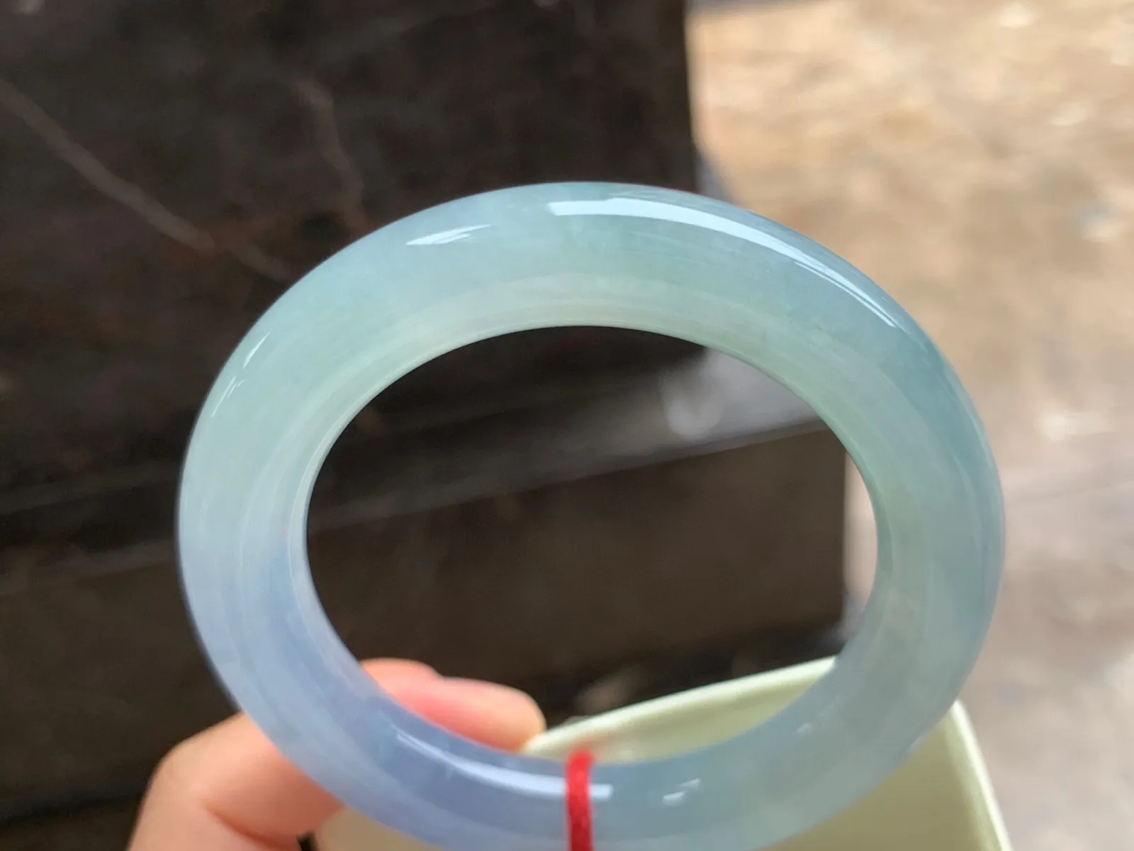 56.5-12mm
冰紫圆条手镯 淡茄紫 水润冰透 上手漂亮