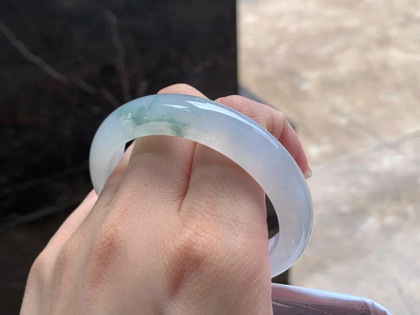 冰飘花手镯
干净清爽 51.5/11.9/7.8mm