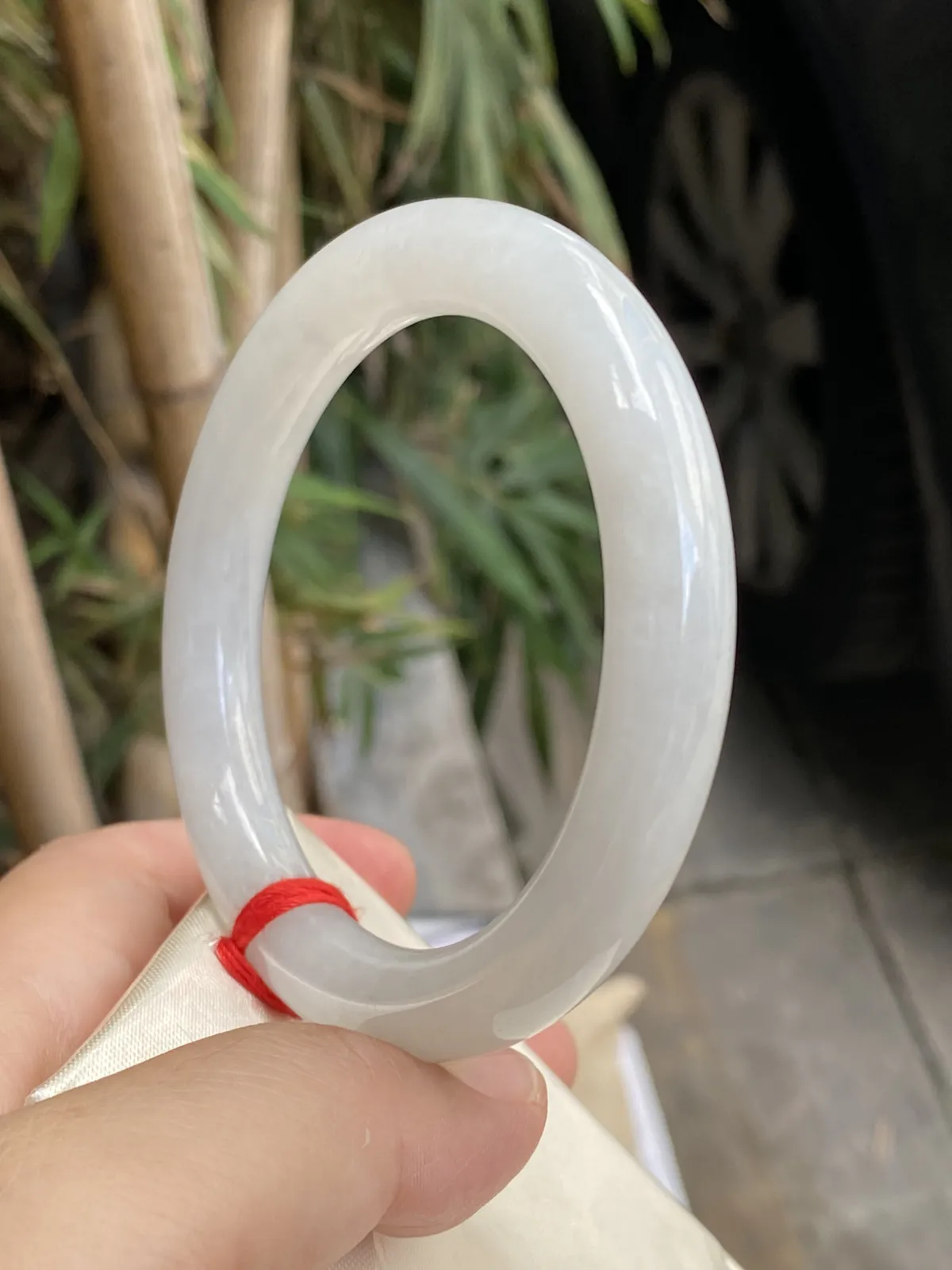 推荐【59.1圈圆条镯】冰冰糯糯，水水润润，细腻，种老，水头好，超值～～ 细腻59.1*10.5*10