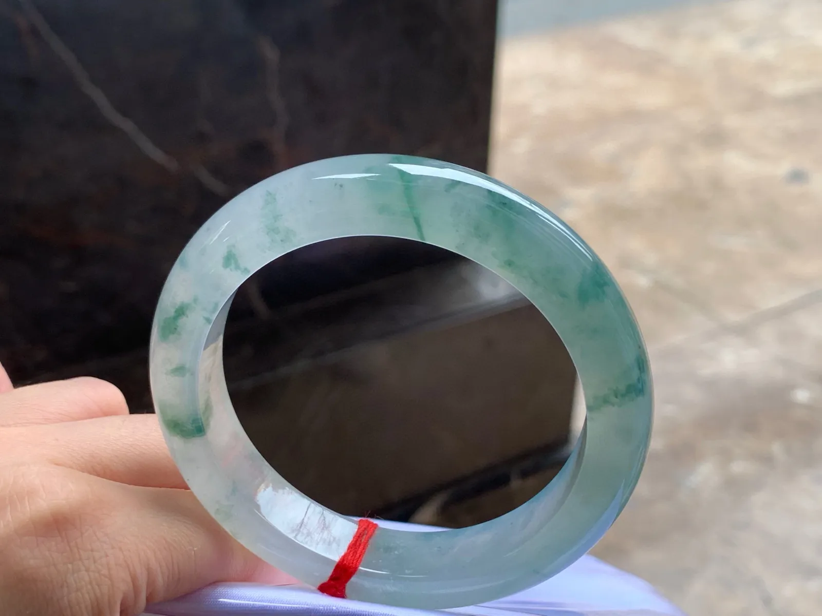 冰飘花手镯
清爽59/13/9.7mm