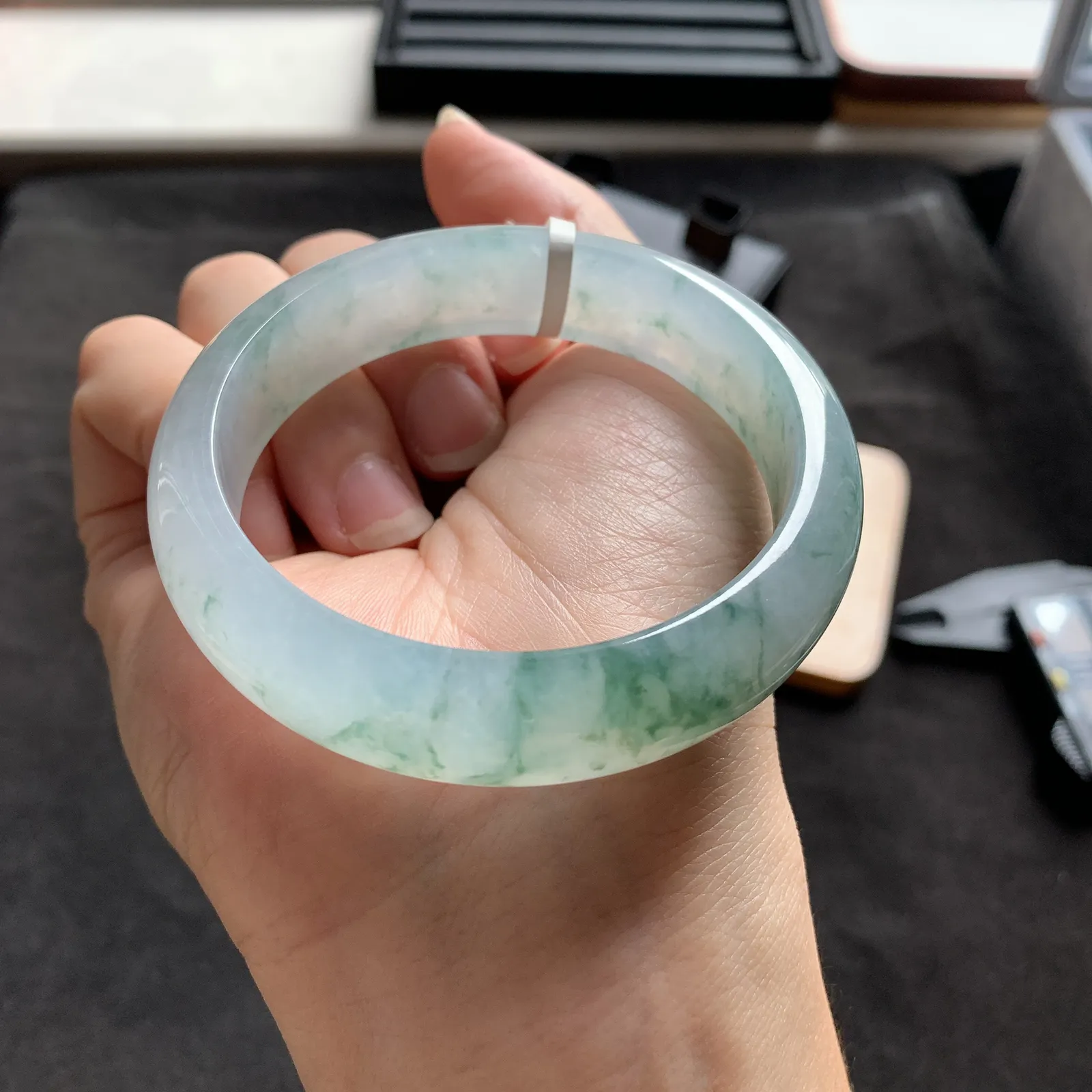 58圈口 翡翠手镯 种水飘花手镯 无纹裂