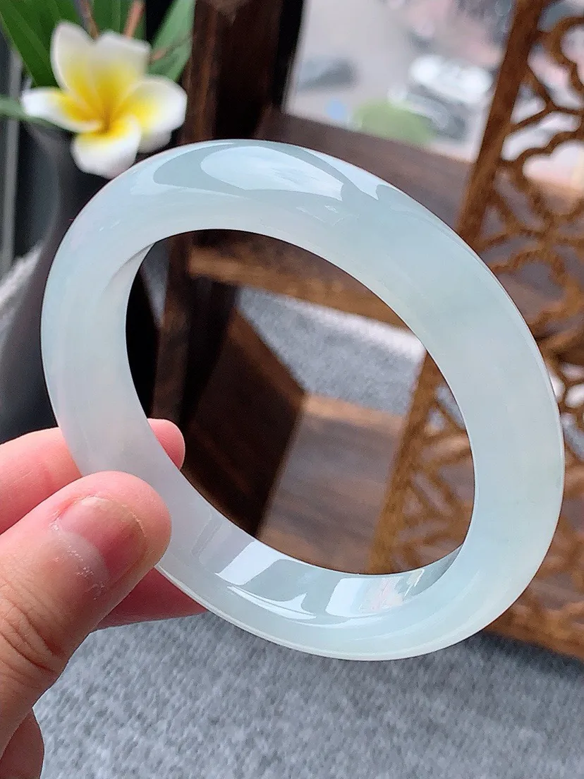a货翡翠老坑白月光正装正圈手镯56-57圈口  尺寸56.3×12×9mm 重量63.54g 0531
