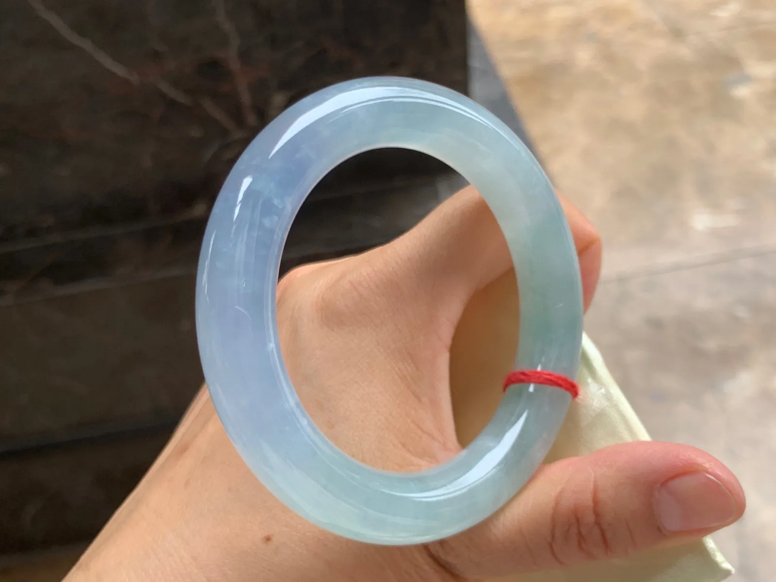 56.5-12mm
冰紫圆条手镯 淡茄紫 水润冰透 上手漂亮