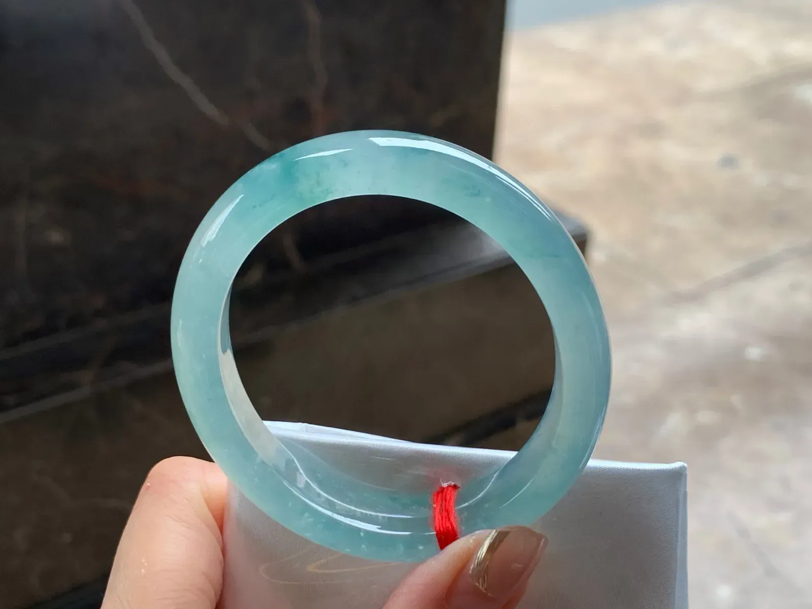 冰晴飘花贵妃镯
种老55.4/12/8mm