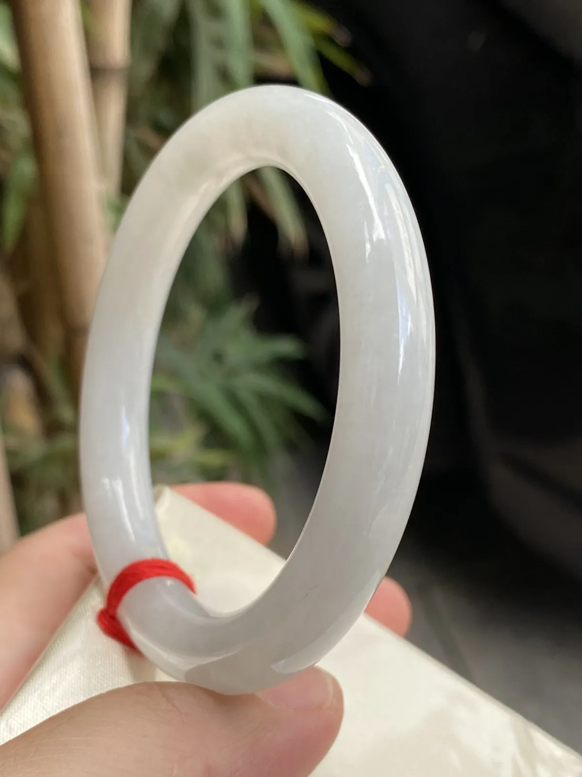 推荐【59.1圈圆条镯】冰冰糯糯，水水润润，细腻，种老，水头好，超值～～ 细腻59.1*10.5*10