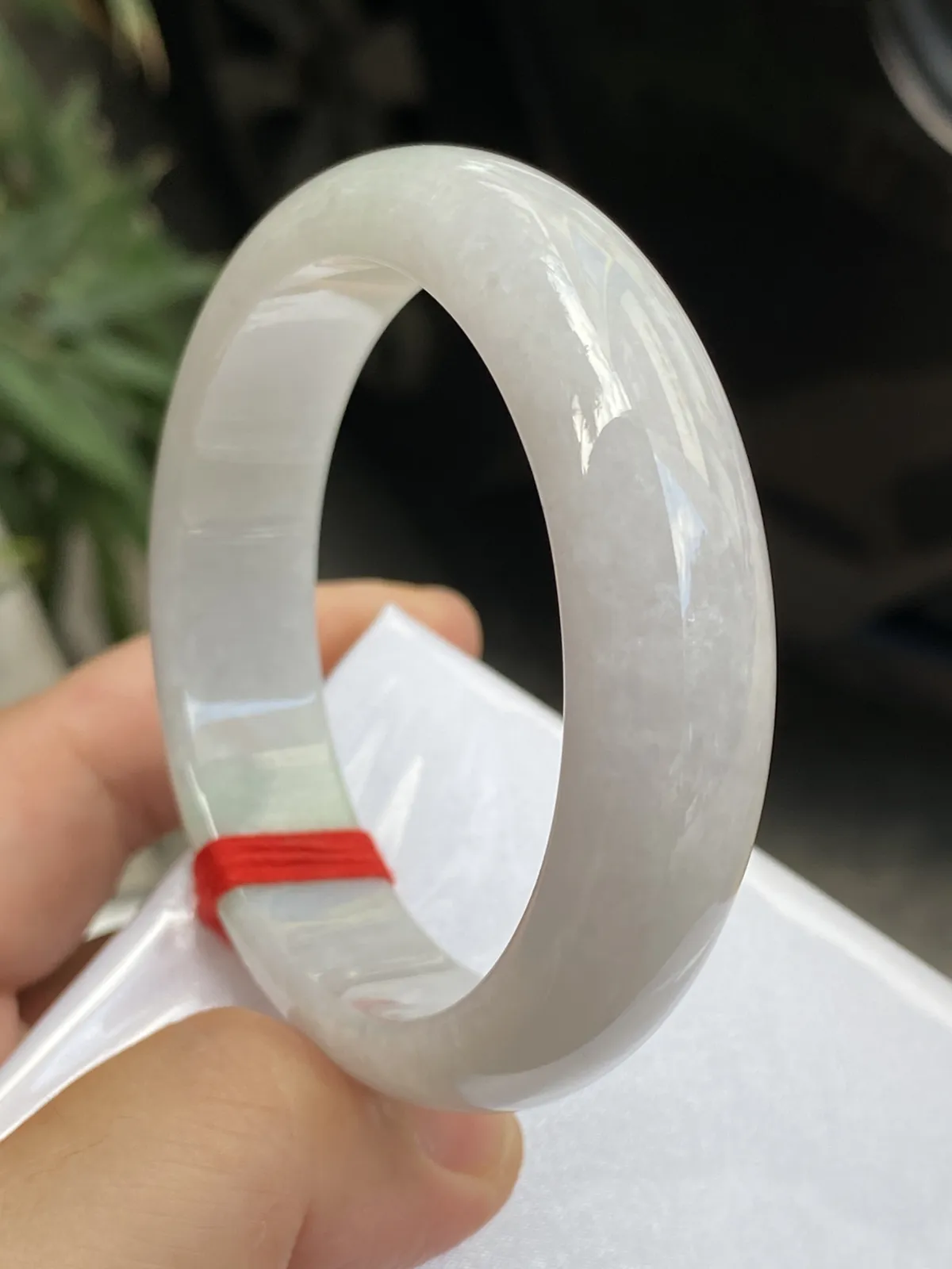 推荐【54圈飘绿镯】飘淡绿花，水润，细腻，种老，水头好，超值～～