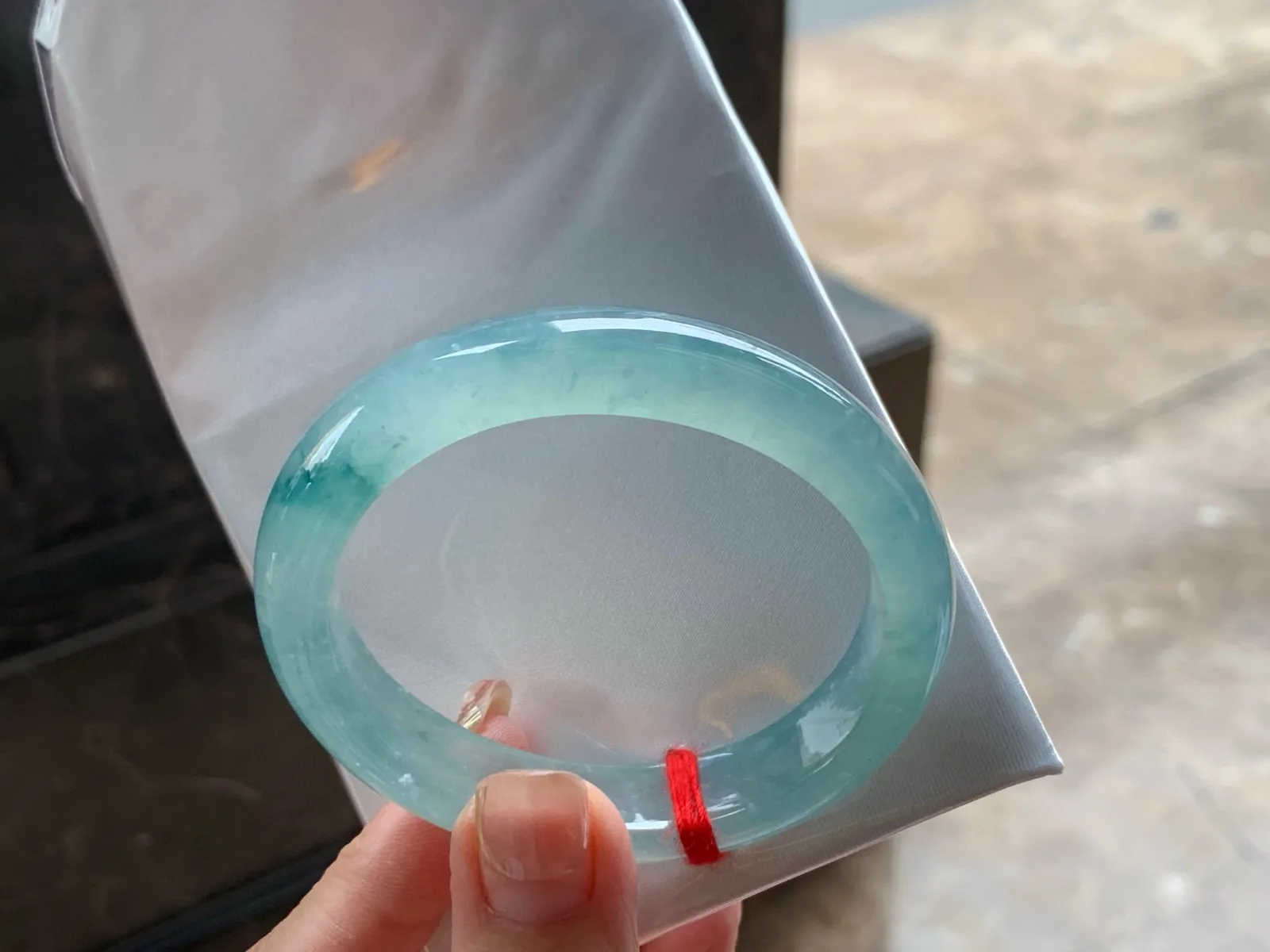 冰晴飘花贵妃镯
种老55.4/12/8mm