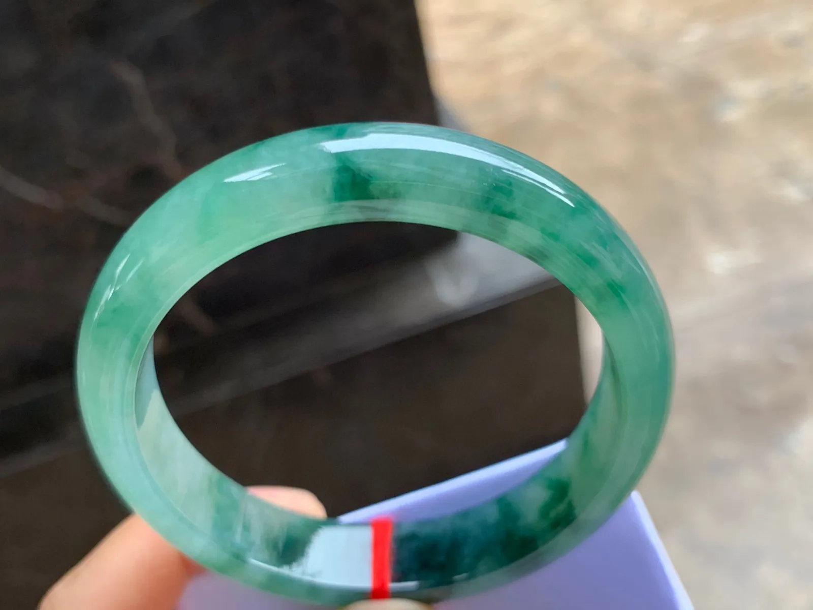 59-13-8mm
飘花手镯 种好水润 花色漂亮 大圈口