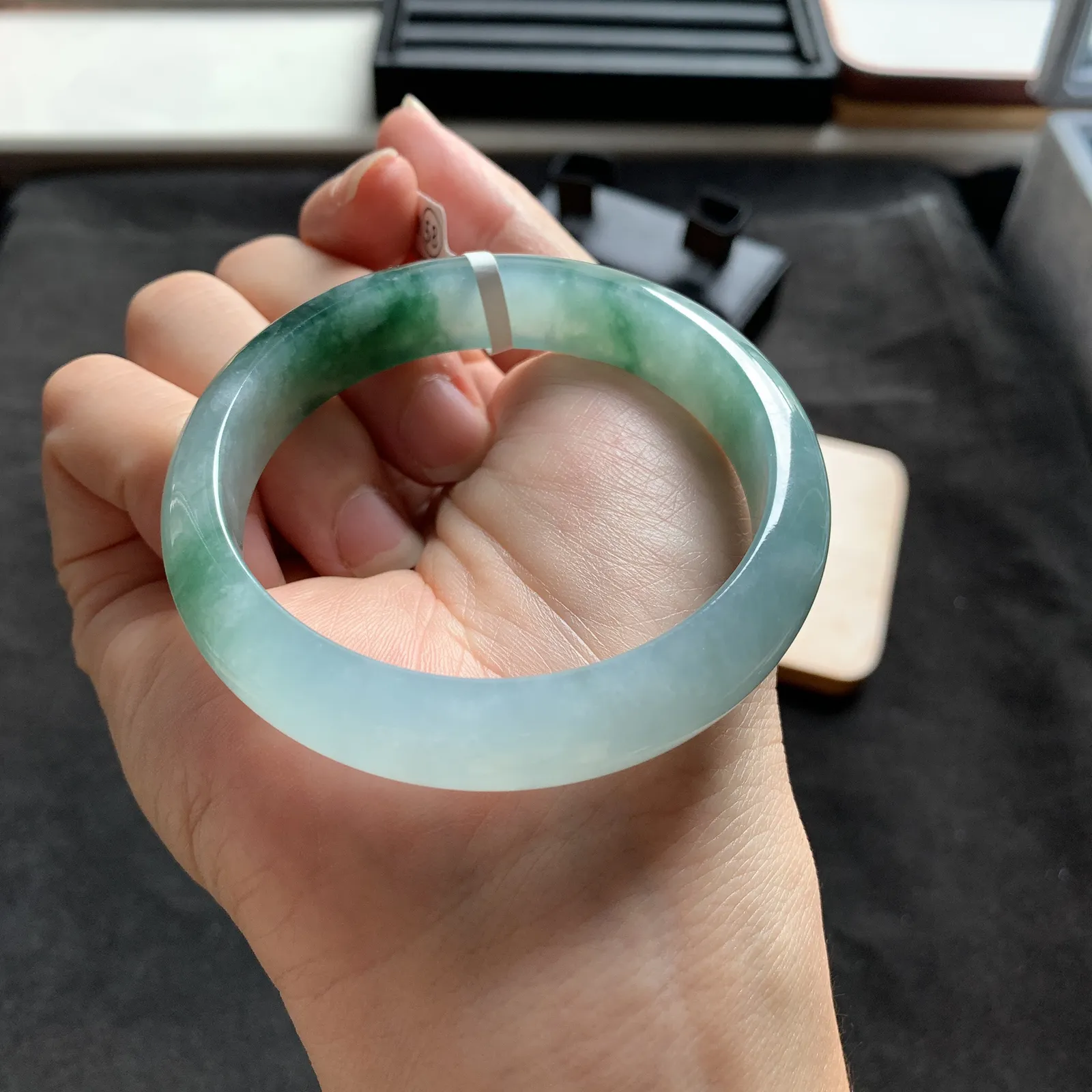 58圈口 翡翠手镯 糯冰种水飘绿手镯