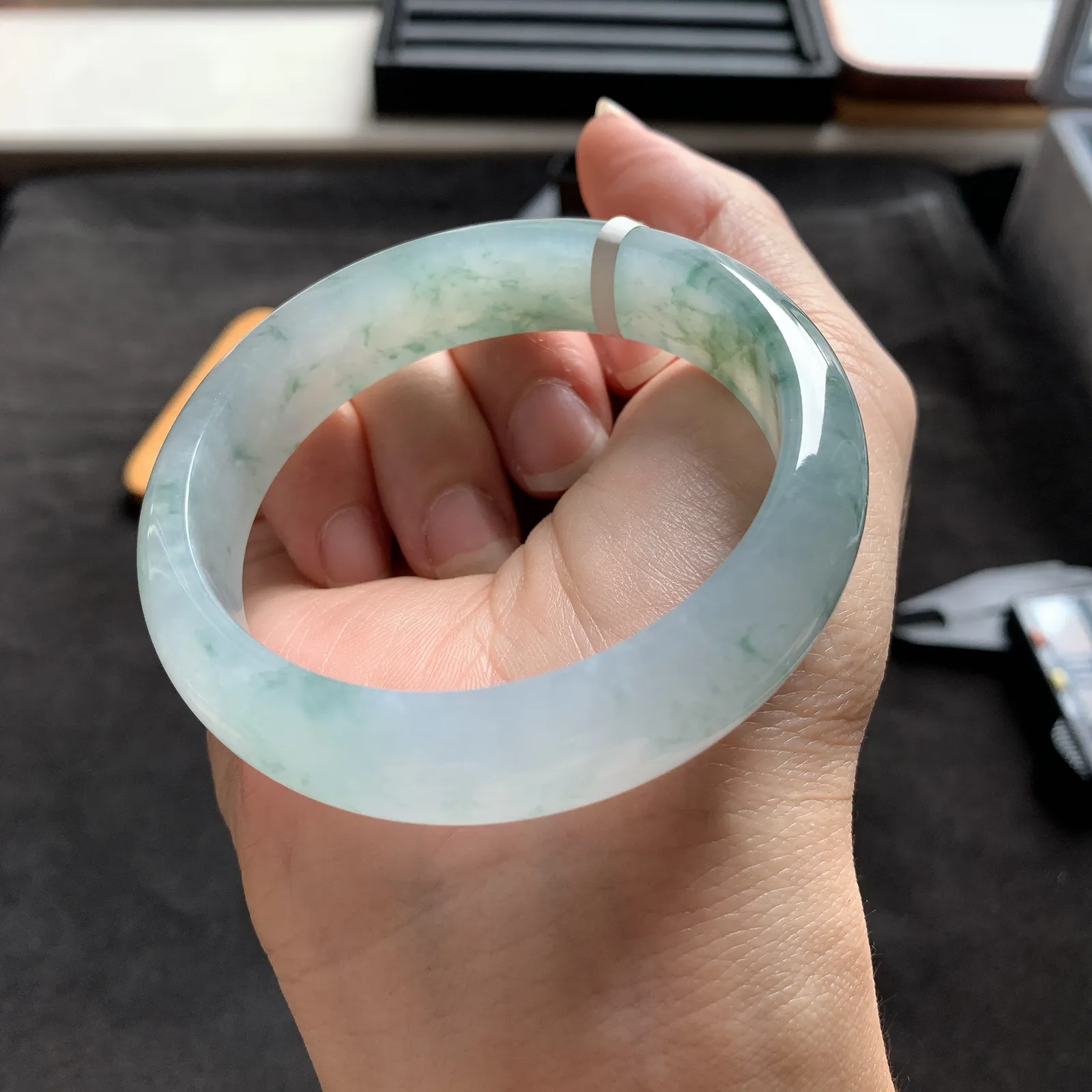 58圈口 翡翠手镯 种水飘花手镯 无纹裂