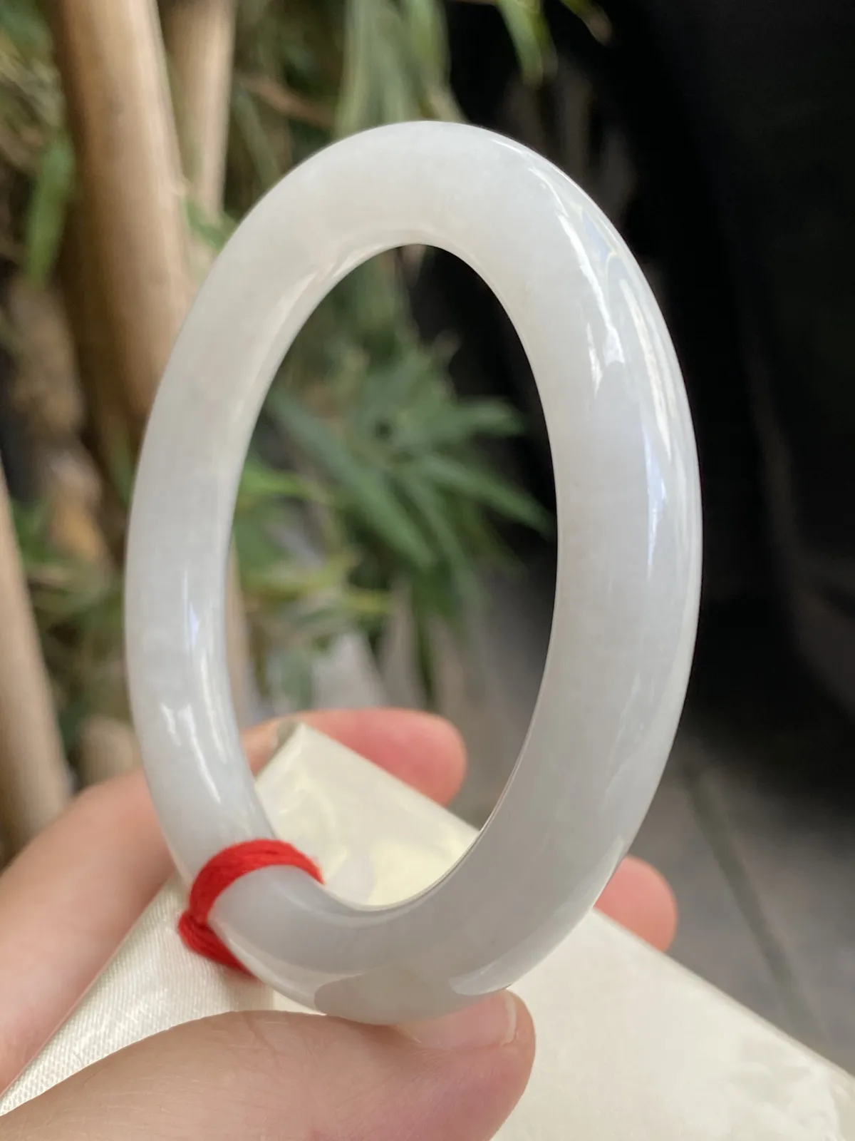 推荐【59.1圈圆条镯】冰冰糯糯，水水润润，细腻，种老，水头好，超值～～ 细腻59.1*10.5*10