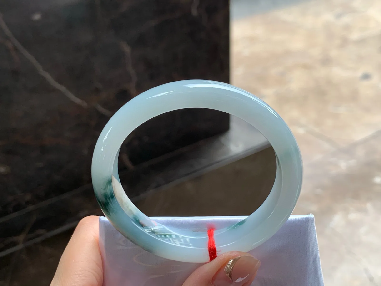 飘花贵妃镯
细腻清爽 54.8/13/8mm