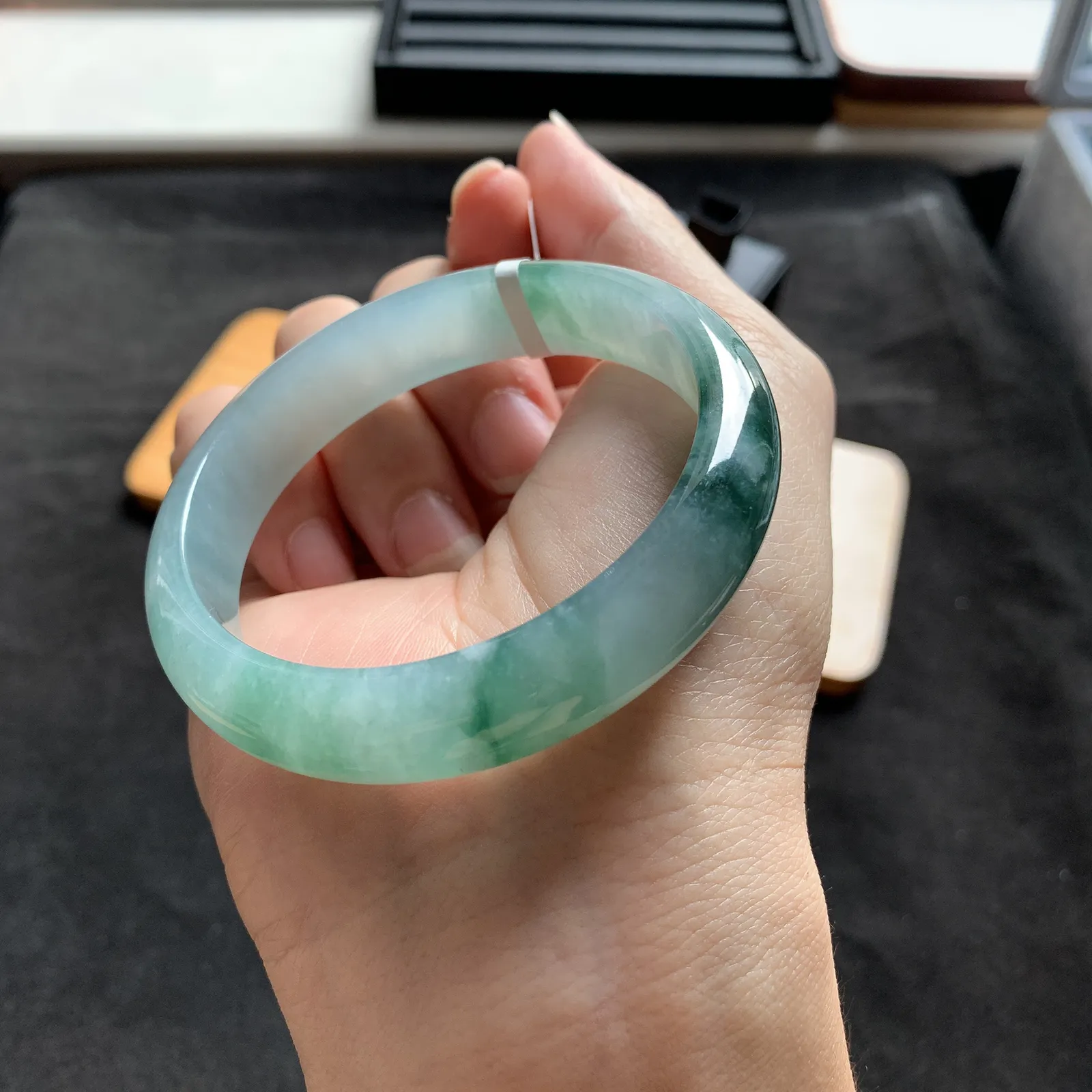 58圈口 翡翠手镯 糯冰种水飘绿手镯