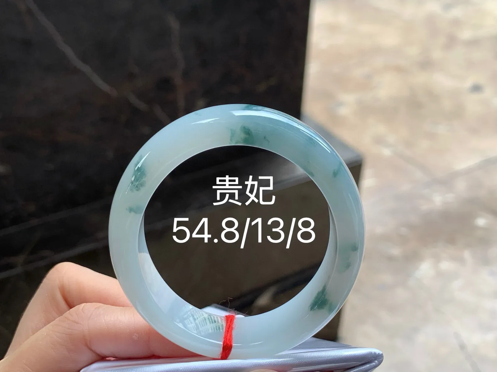 飘花贵妃镯
细腻清爽 54.8/13/8mm