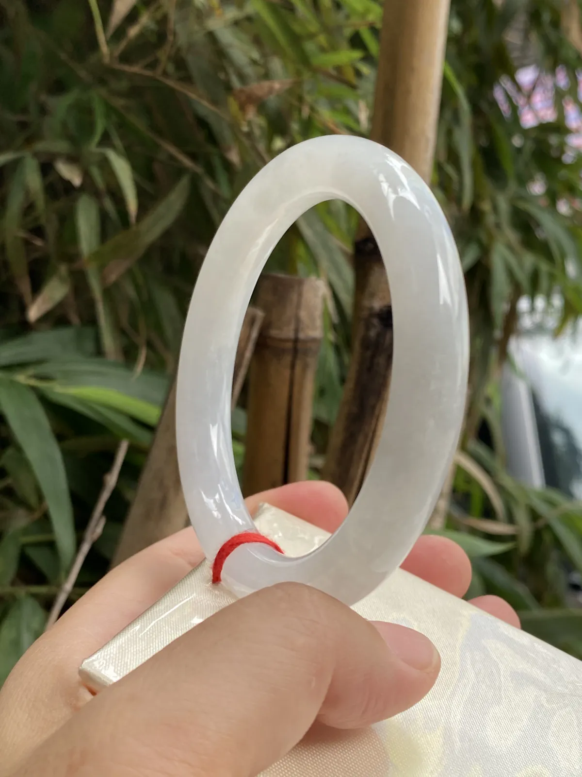 推荐【59.7圈圆条镯】大圈口，冰冰糯糯，水水润润，细腻，种老，水头好，超值～～ 细腻59.7*10.6*10.2