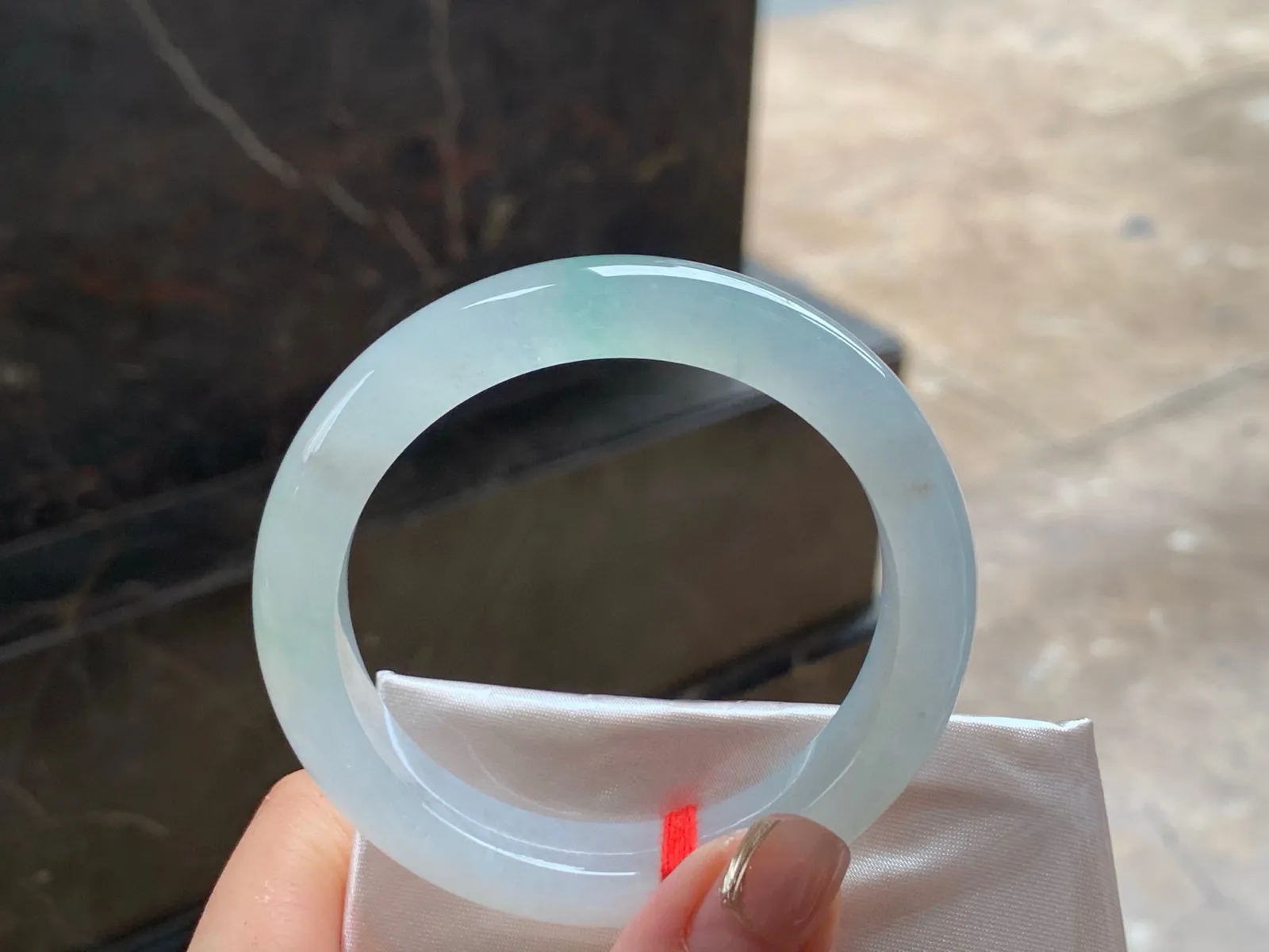 冰种手镯
54.1/11.1/8.8mm
