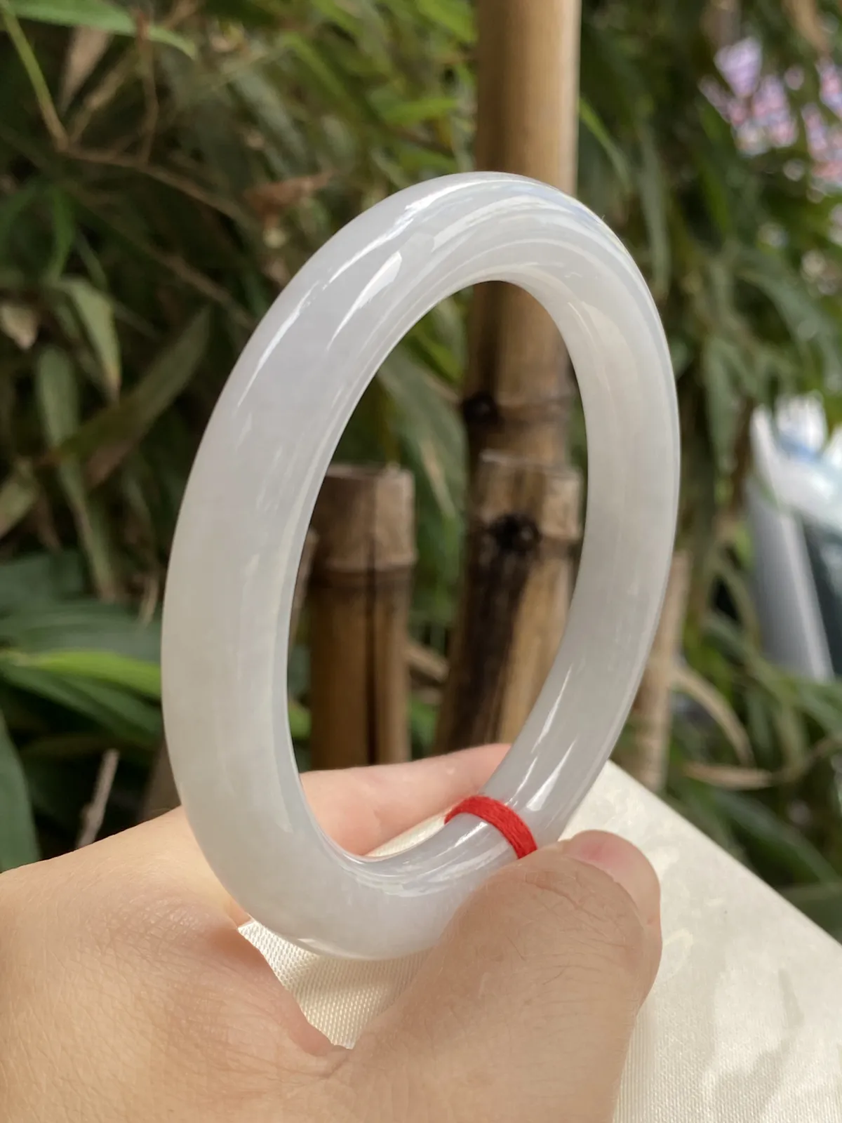 推荐【59.7圈圆条镯】大圈口，冰冰糯糯，水水润润，细腻，种老，水头好，超值～～ 细腻59.7*10.6*10.2