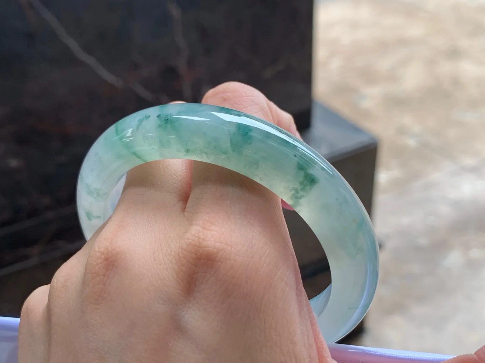 冰飘花手镯
清爽59/13/9.7mm