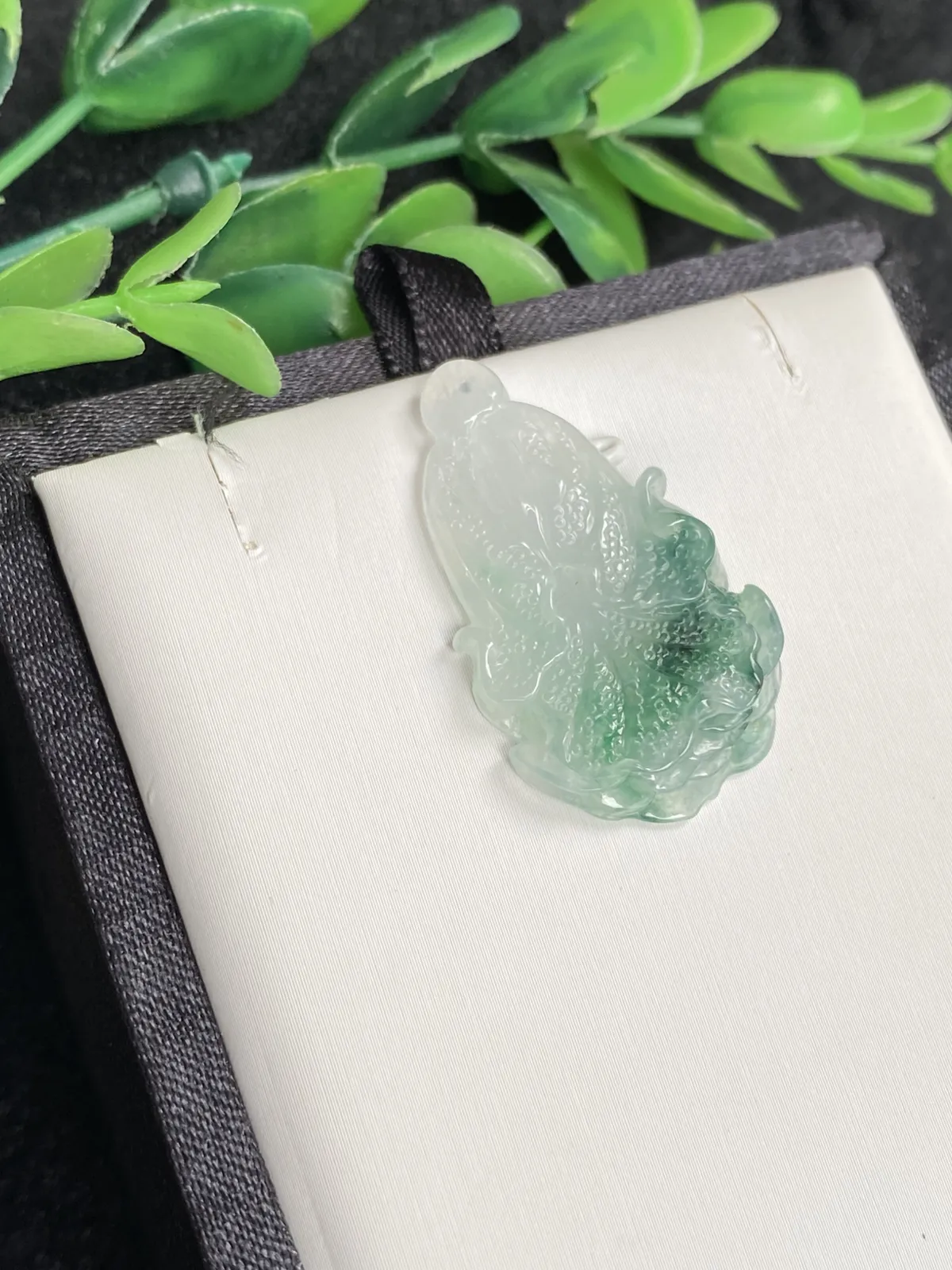 推荐【冰飘花白菜】百财俱来，正财偏财都招来的，无纹裂，巧雕，飘花蓝绿，水润起光，超冰透，细腻，品